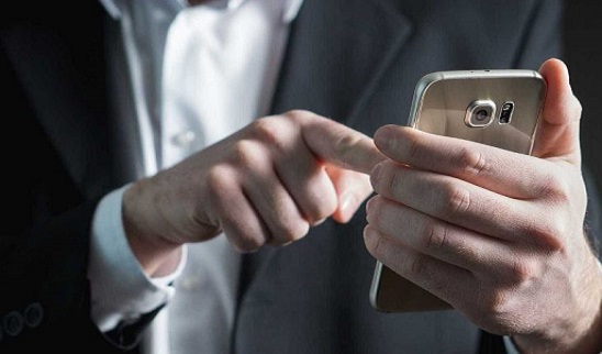 BRASIL PODERÁ PROIBIR CELULAR NO TRABALHO, COM DIREITO A PUNIÇÕES